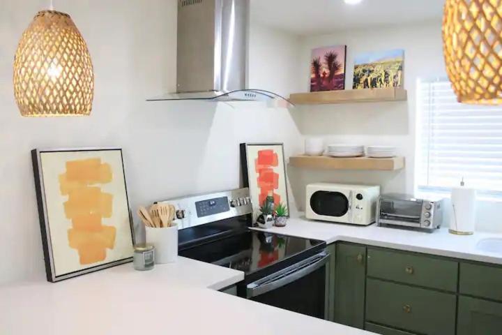 Serene Modern Home Backdoor With Great Wifi, Games, Movies, Patio Seating And Bbq Easy Access To North Joshua Tree National Park In 10 Minutes 二十九棕榈村 外观 照片