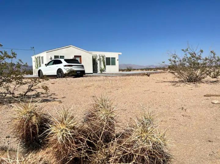 Serene Modern Home Backdoor With Great Wifi, Games, Movies, Patio Seating And Bbq Easy Access To North Joshua Tree National Park In 10 Minutes 二十九棕榈村 外观 照片
