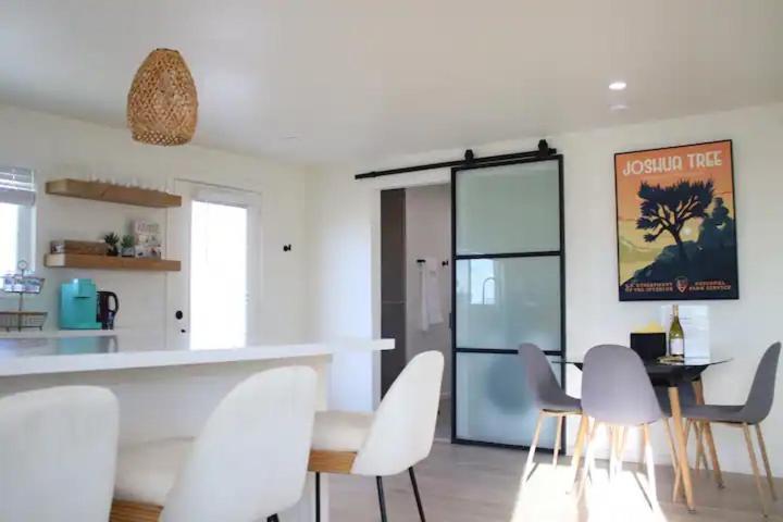 Serene Modern Home Backdoor With Great Wifi, Games, Movies, Patio Seating And Bbq Easy Access To North Joshua Tree National Park In 10 Minutes 二十九棕榈村 外观 照片