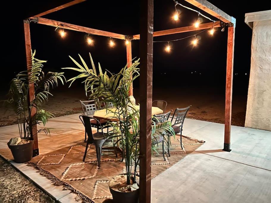 Serene Modern Home Backdoor With Great Wifi, Games, Movies, Patio Seating And Bbq Easy Access To North Joshua Tree National Park In 10 Minutes 二十九棕榈村 外观 照片